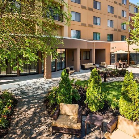 Courtyard By Marriott Providence Lincoln Hotel Exterior photo